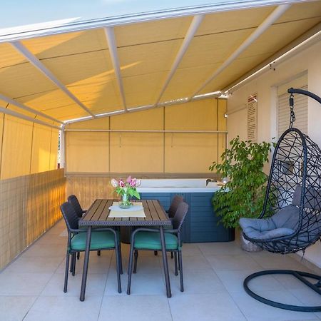 Apartment Paula With Private Jacuzzi And Parking- Near The Beach Zara Esterno foto