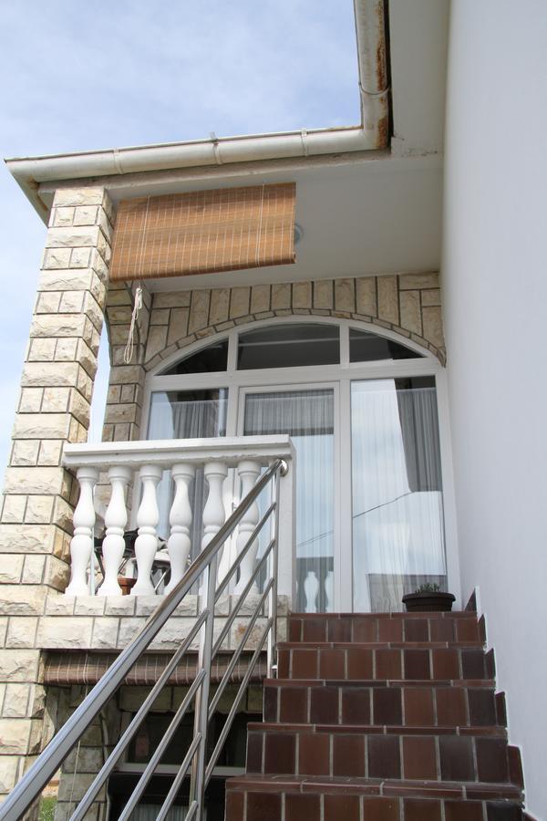 Apartment Paula With Private Jacuzzi And Parking- Near The Beach Zara Esterno foto