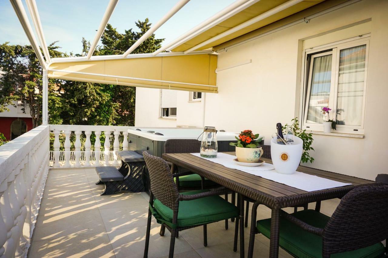 Apartment Paula With Private Jacuzzi And Parking- Near The Beach Zara Esterno foto