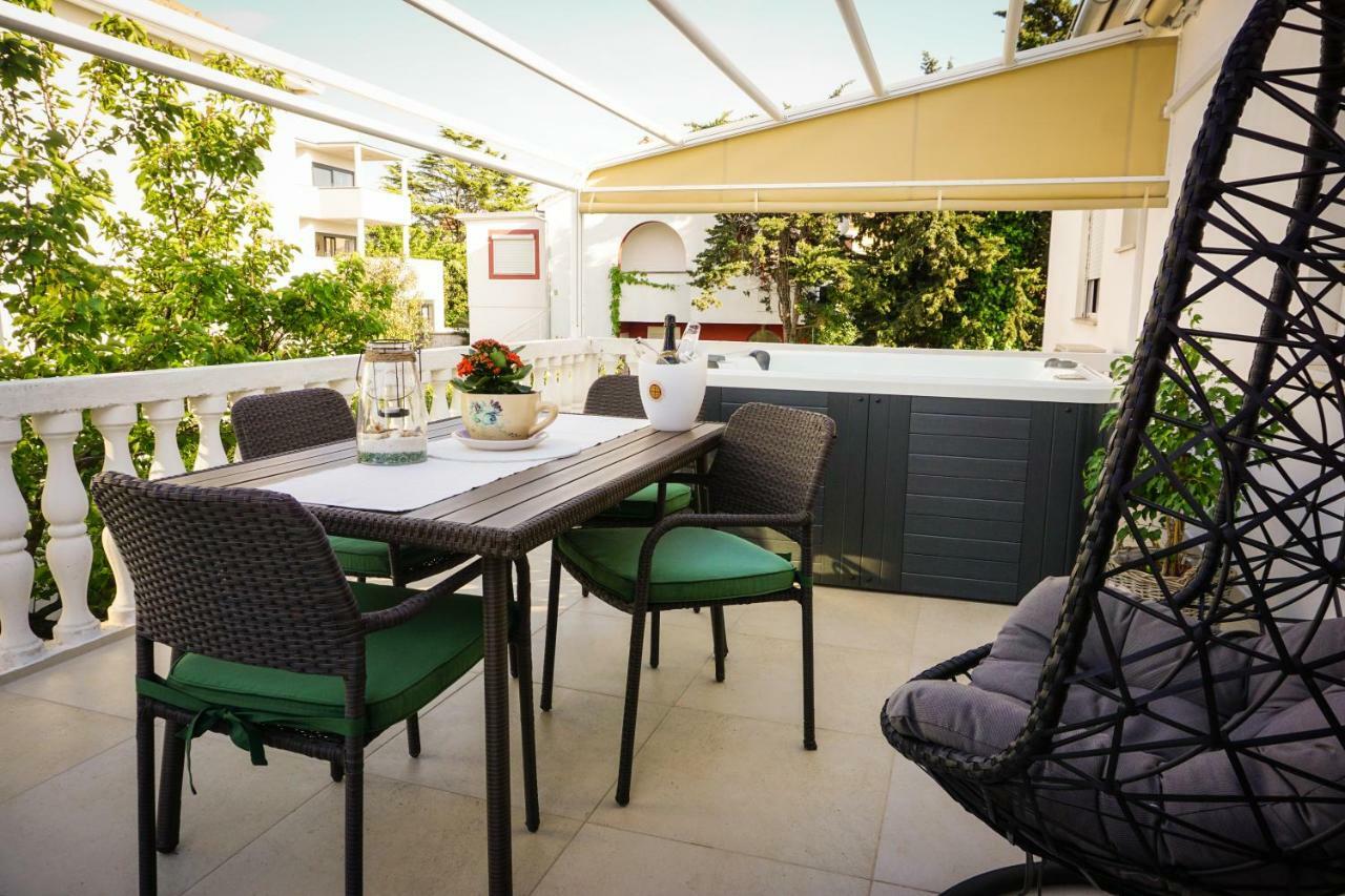 Apartment Paula With Private Jacuzzi And Parking- Near The Beach Zara Esterno foto