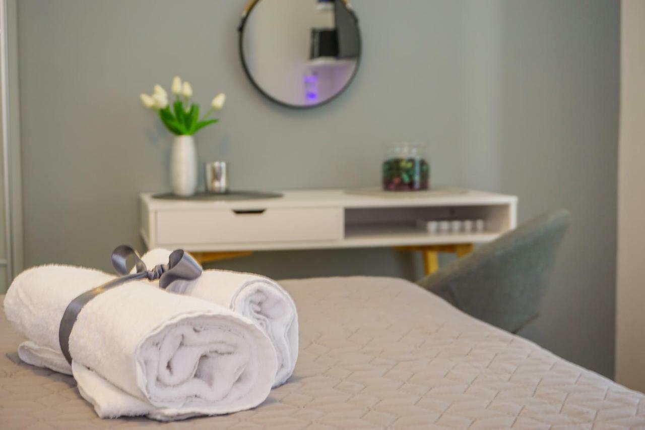 Apartment Paula With Private Jacuzzi And Parking- Near The Beach Zara Esterno foto